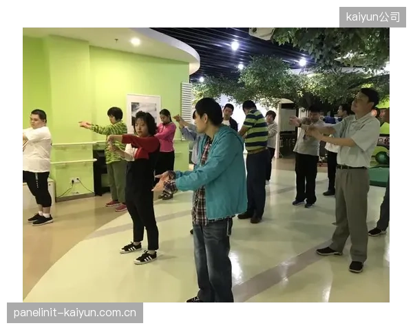 体育+健康”的融合将是长期趋势，内置小型康复中心或体质监测站将成为社区体育场馆资产配置的标配